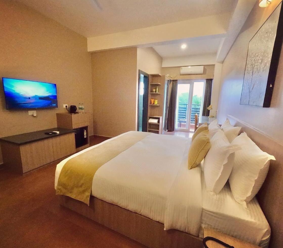 The Dibrugarh Address Hotel Екстериор снимка