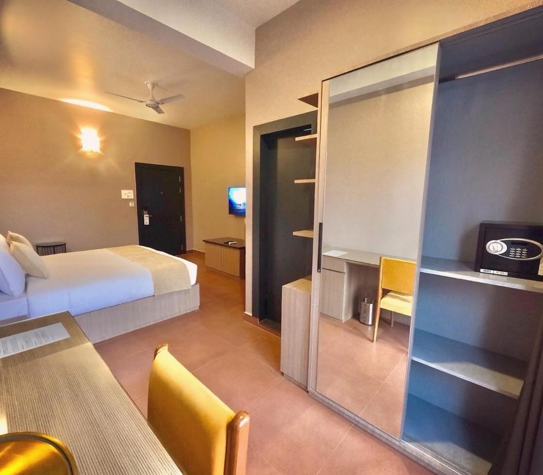 The Dibrugarh Address Hotel Екстериор снимка