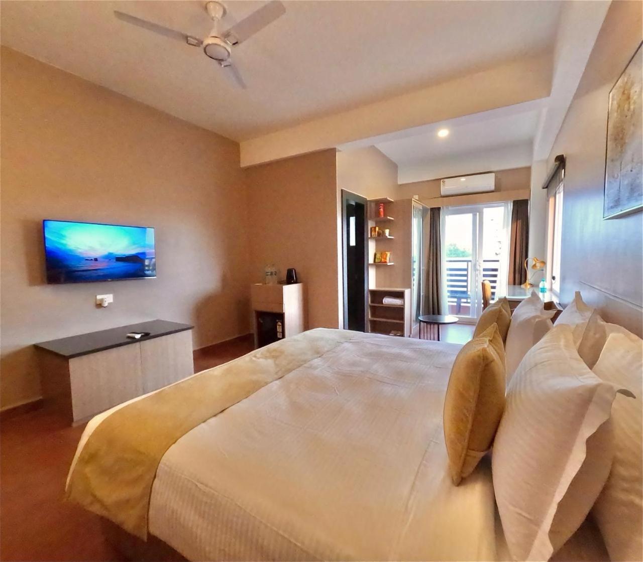 The Dibrugarh Address Hotel Екстериор снимка